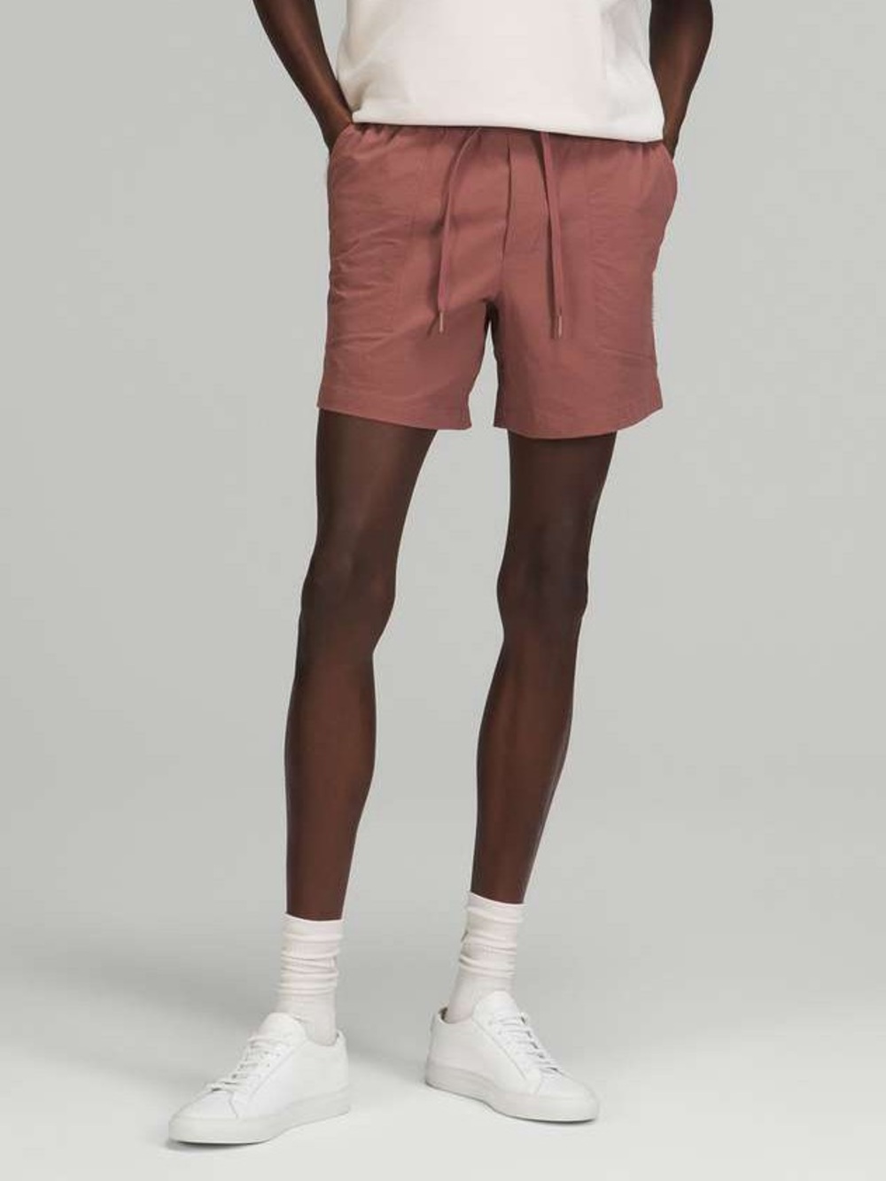 Lululemon Bowline Short 5" *Stretch Ripstop
Smoky Topaz Size M